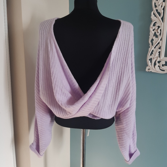 Lavender open back sweater - Picture 2 of 4